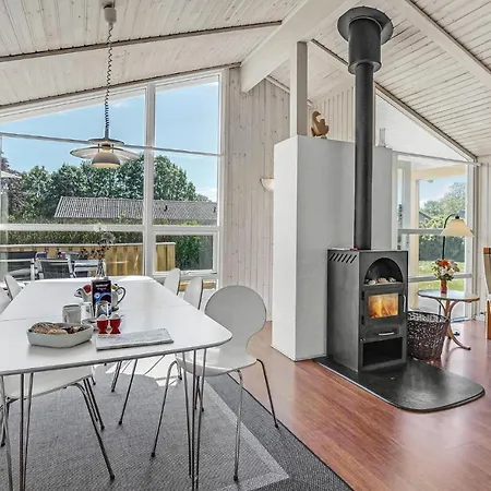 Stunning In Sydals With Sauna Vakantiehuis Skovmose